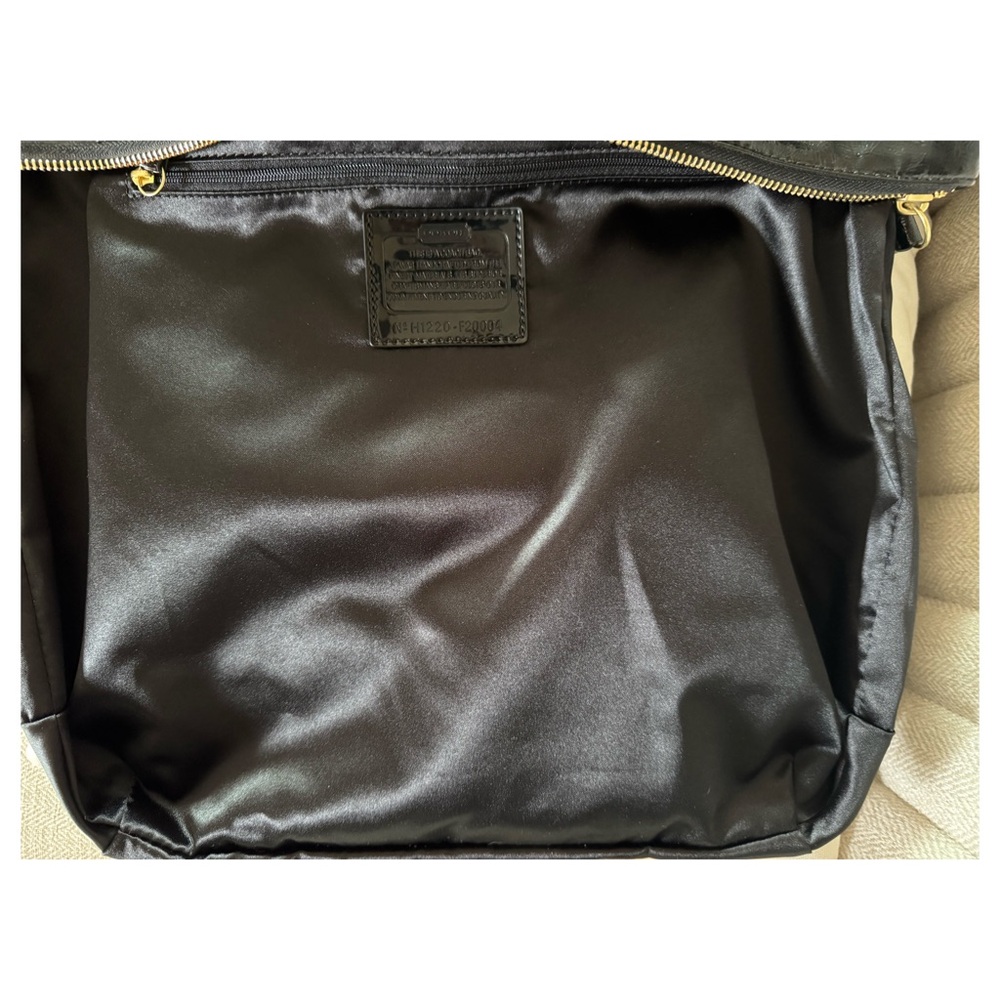 Coach Poppy Daisy Patent Leather Gloss Shoulder Bag - Picture 7 of 8